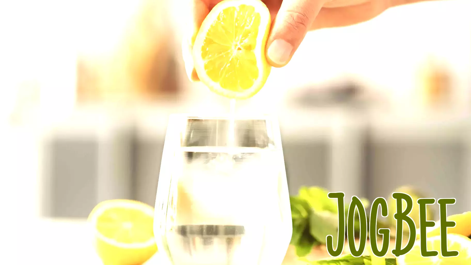 The Morning Ritual of Lemon Water: Discovering Its Surprising Benefits