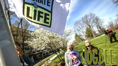 Flag-raising ceremonies honor lifesaving organ donation